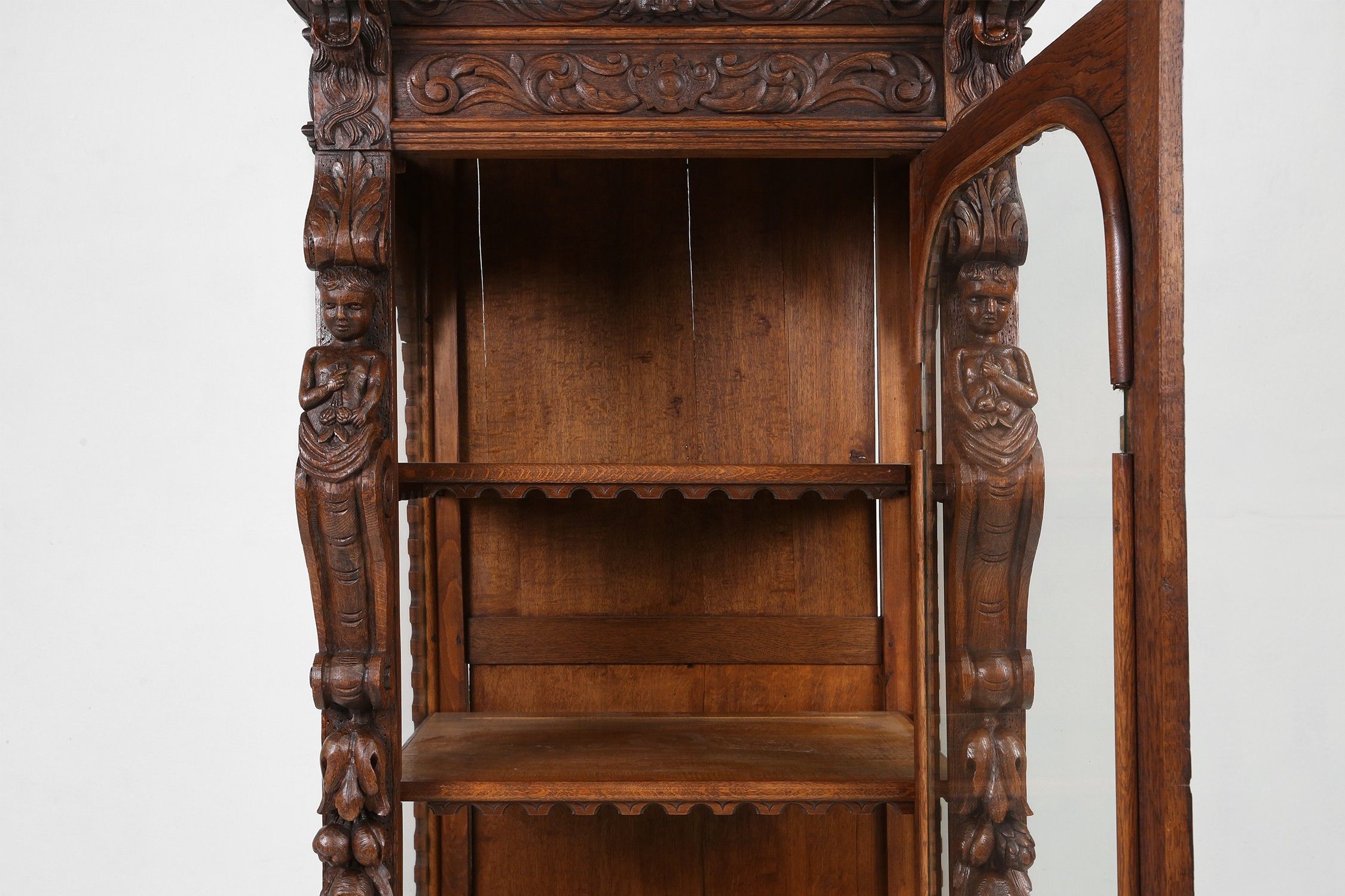 Richly decorated baroque style display case in oak, Belgium 20th centurythumbnail